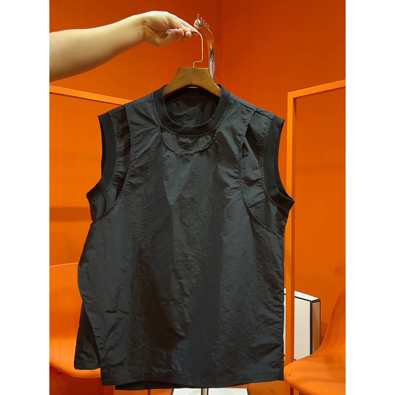 Seersucker Faux Two-Piece Vest for Men, Summer Irregular Design Sleeveless T-Shirt, American Style Quick-Drying Sports Short-Sleeve Vest