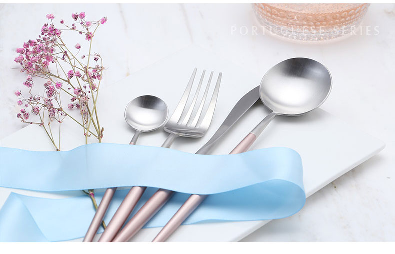 The Fijian trent steak knife and fork spoon, three - piece 304 thickening high - grade stainless steel western - style food tableware. A full set of home