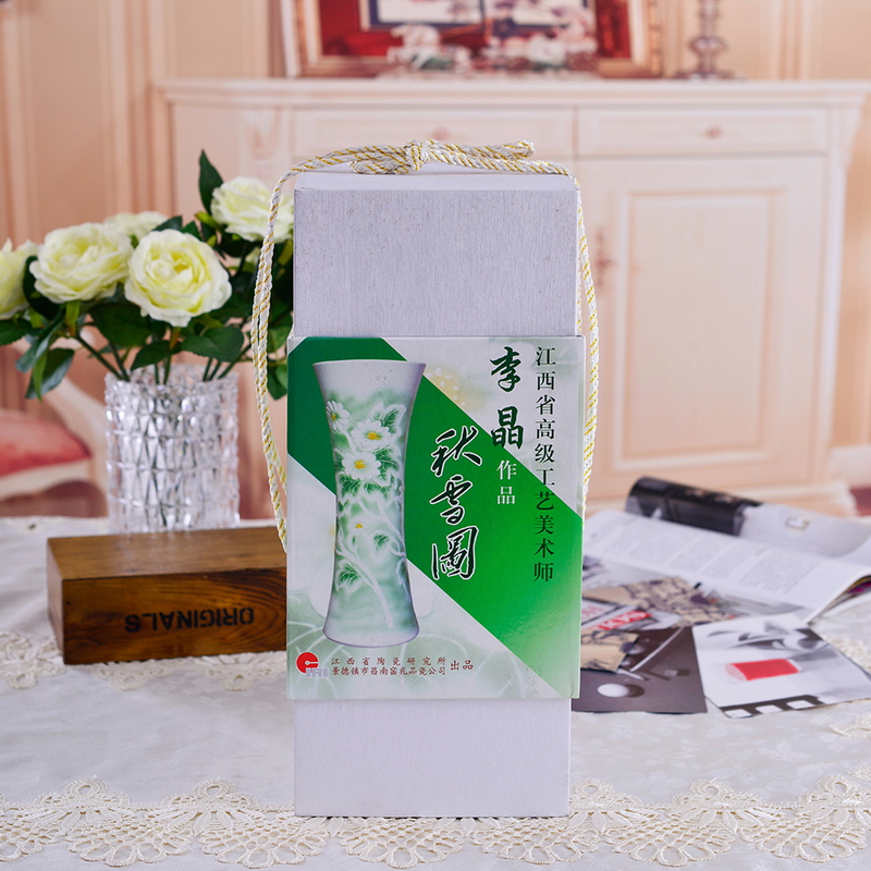 Jingdezhen porcelain, ceramic art of autumn snow figure ulrich famous flower vase manual line decoration furnishing articles