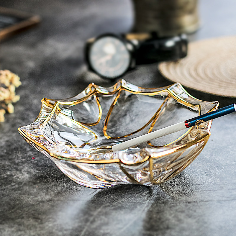 Creative personality trace Phnom Penh crystal glass ashtray European-style living room hotel dedicated men's size ashtray