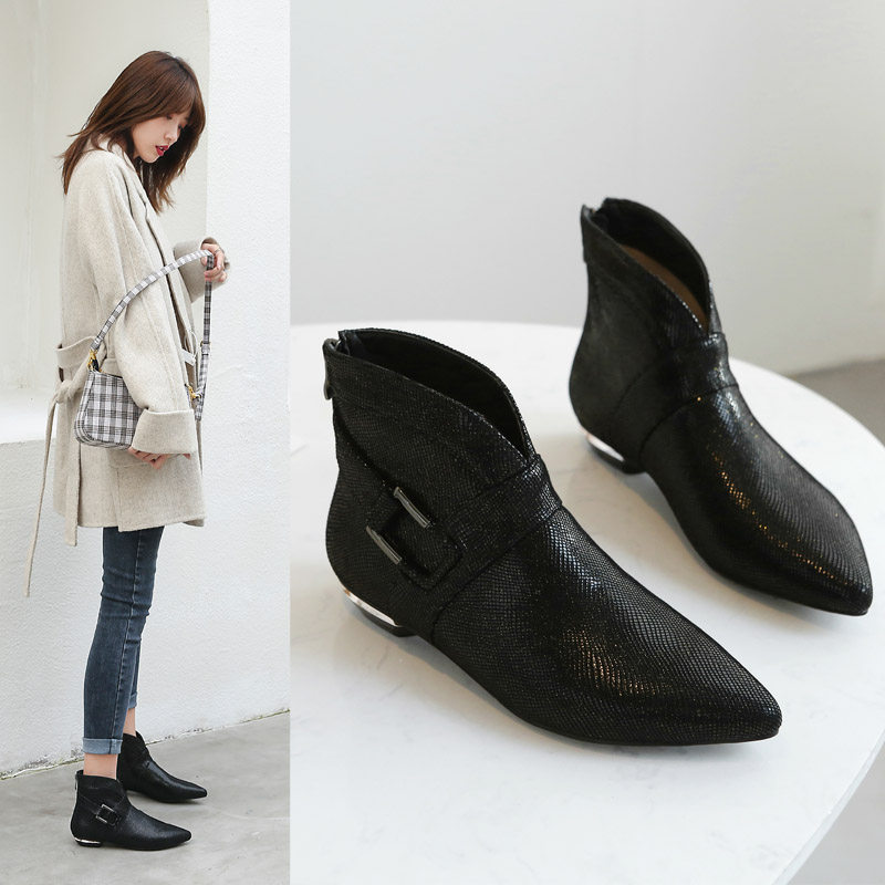 Small bottom boots female autumn winter new Han edition of leather tip and ankle boots plus velvet bare boots Martin boots