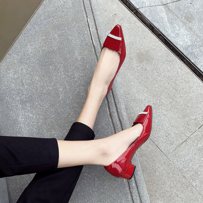 Small leather shoes black leather tip in heels spring and autumn new rough red shallow low heels shoes