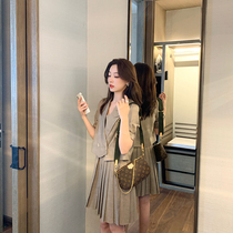 Xia Shiwen custom Academy style thin blazer pleated suspenders skirt two-piece set female summer 2021 New