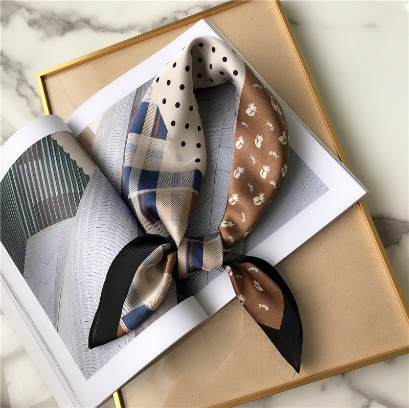 2020 spring summer new Korean version of the temperament of the classic atmosphere square plaid mix and match scarf thin silk scarf small square towel