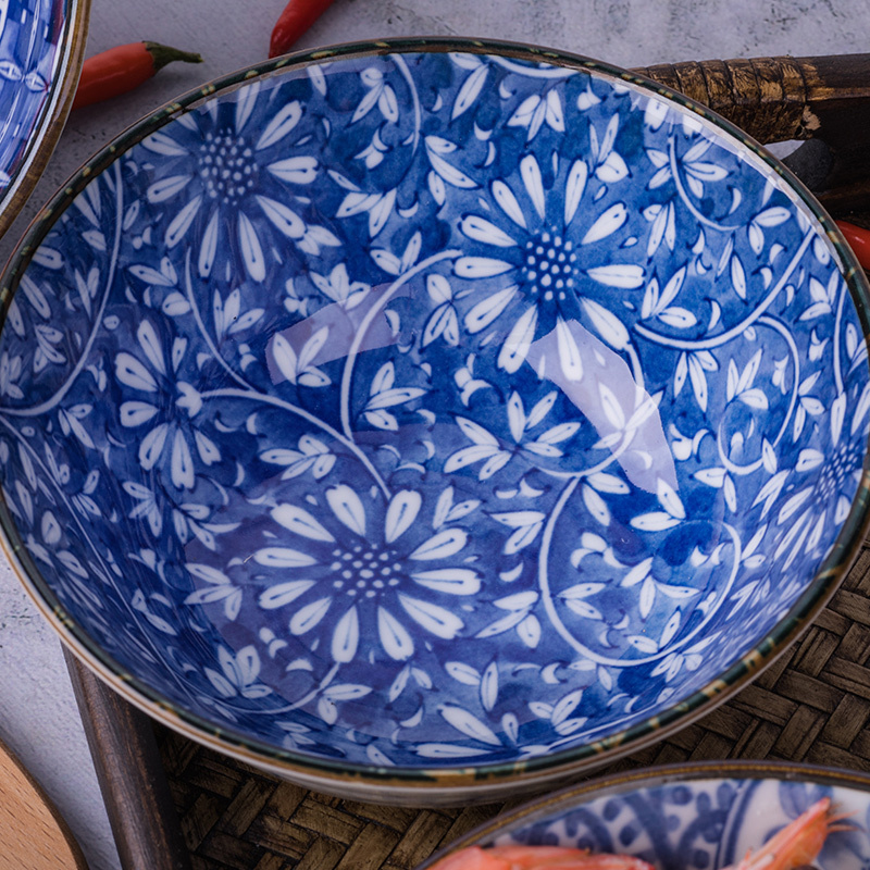 Japanese use of domestic and imported glaze color move ceramic tableware under large blue and white bowl of soup bowl rice bowls