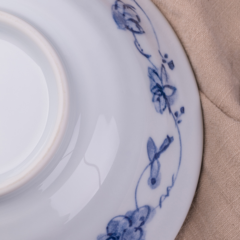 Japanese use of domestic and imported glaze color move ceramic tableware under large blue and white bowl of soup bowl rice bowls