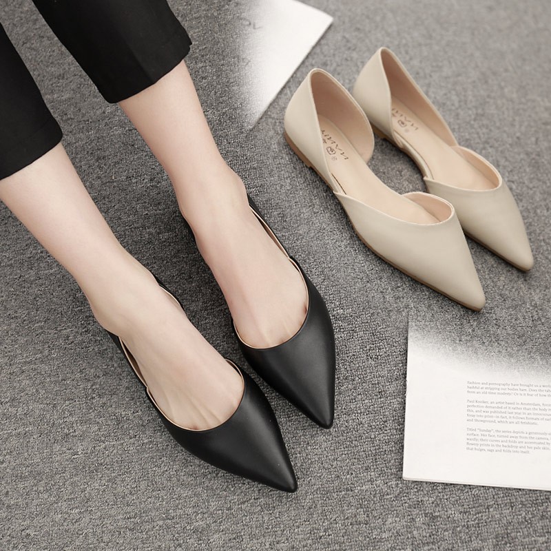 Shallow pointed single shoes lady floor 2023 summer small black shoes female professional soft sole code 33 yards and shift shoes