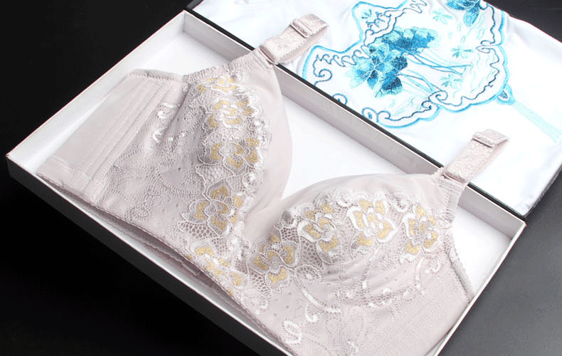 Ensemble intime en  dentelle - Ref 3151057 Image 9
