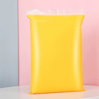 Темно -желтый