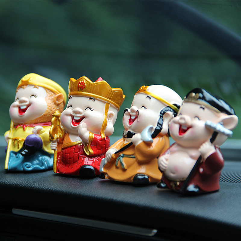 Creative Car Swing to the West Journey to the Sun Wukarong Cute Paparazzi Pendulum with Doll In-car Accessories Car Accessories