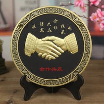 Activated carbon carving creative crafts cooperation win-win Company Annual Celebration business gift carbon carving office ornaments