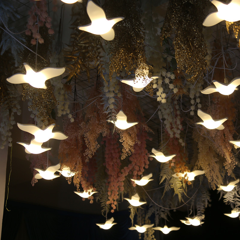 Wedding props LED luminous seagull pigeon flying bird auspicious pigeon hanging string wedding stage welcome area decoration