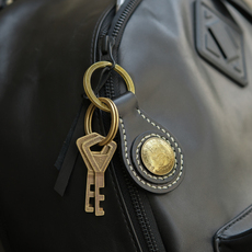 Брелок 鐜╁効锛佸吇鐨皬鐗╋紒鏋ユ湪妞嶉灒闈╃墰鐨鍙ら挜鍖欐墸 鍏荤毊鐜╁浜烘墜涓€浠