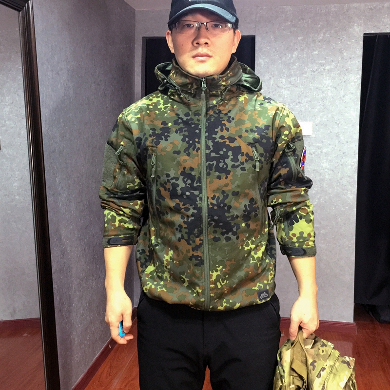 Spring and autumn season Helikander spot camouflage soft shell stormtrooper tactical jacket men's outdoor waterproof warm velvet windbreaker