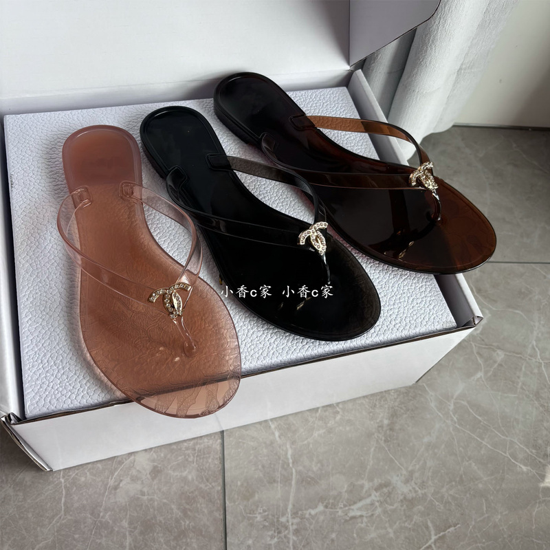 Summer New Design Rhinestone Flip-Flops for Women, Non-Slip Beach Shoes, Flat Jelly Sandals for Outdoor Wear Summer New Design Rhinestone Flip-Flops for Women, Non-Slip Beach Shoes, Flat Jelly Sandals for Outdoor Wear