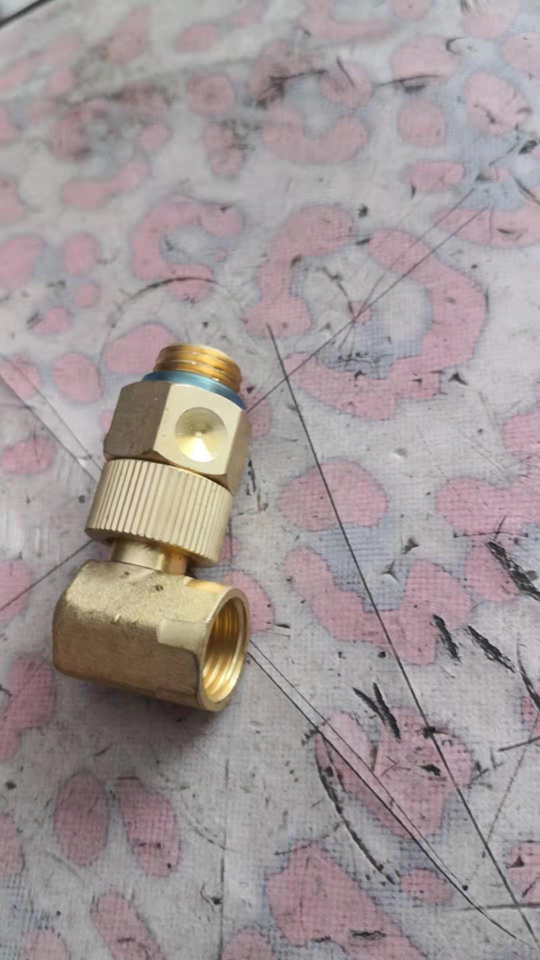 Right-angle slip joint turning wire