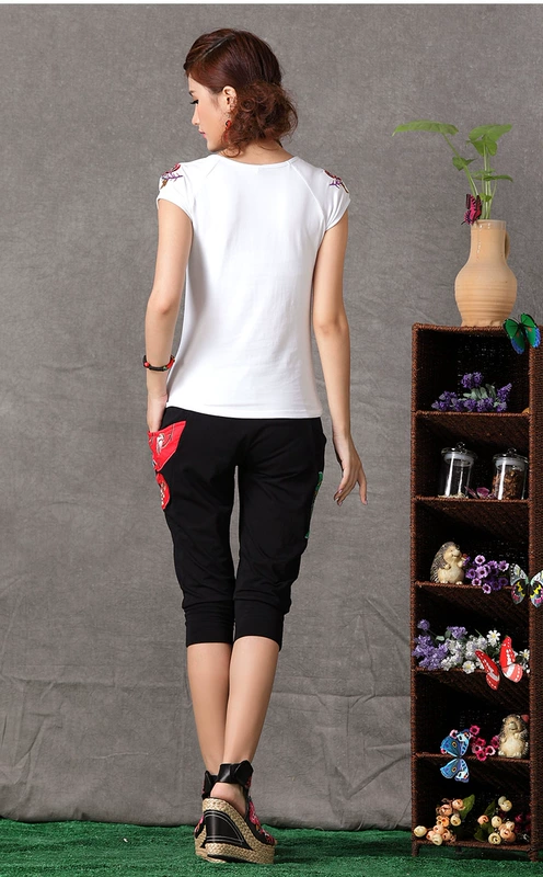 Phong cách dân tộc XL phụ nữ retro mùa hè thêu hoa mới Slim màu rắn chạm đáy áo thun ngắn tay áo phông trắng