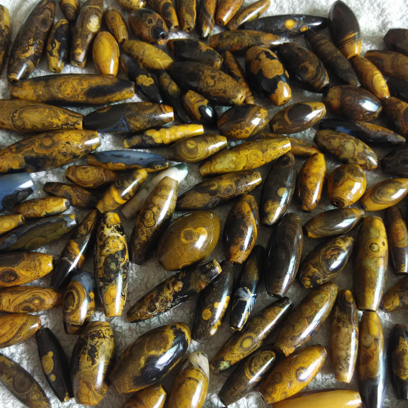 Natural Nine Eyes Shale Monty Dzi Pure Rough Stone Polished Pendant Bracelet Accessories Tibetan Agate Dzi Fidelity Heavenly Eye