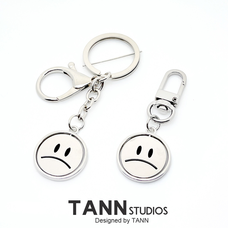 Personalized Trendy Niche Double-Sided Metal Smiley Face Crying Face Keychain Pendant Creative School Bag Pendant Couple Gift