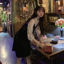 2020 new Hepburn wind light cooked Imperial sister professional foreign gas can salt sweet small fragrant wind lace shirt two-piece set Autumn