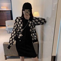 2020 new Hepburn wind light cooked Imperial sister professional foreign gas can salt sweet small fragrant breeze knitted two-piece set Autumn