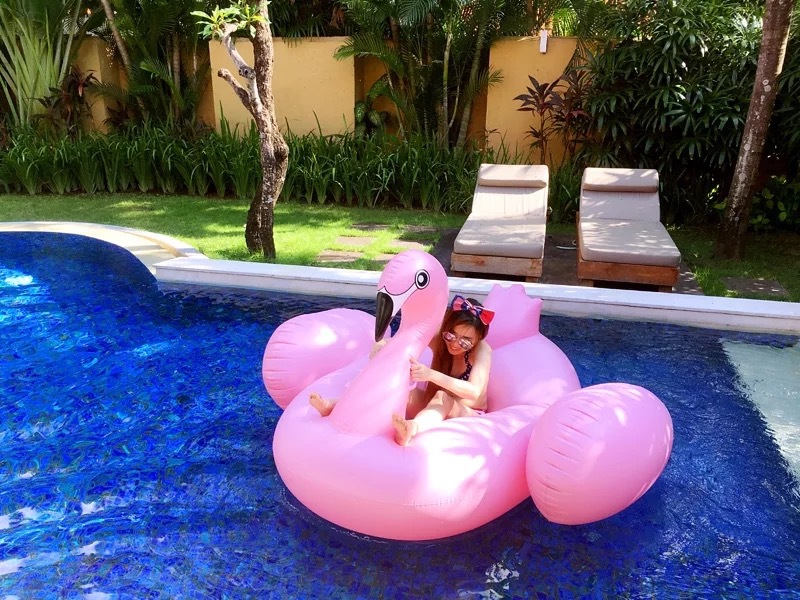 Người lớn nổi giường flamingo thiên nga nước bơm hơi gắn hàng nổi kỳ lân bơi vòng phao đỡ cổ cho bé