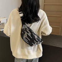 Черная короткая веревка