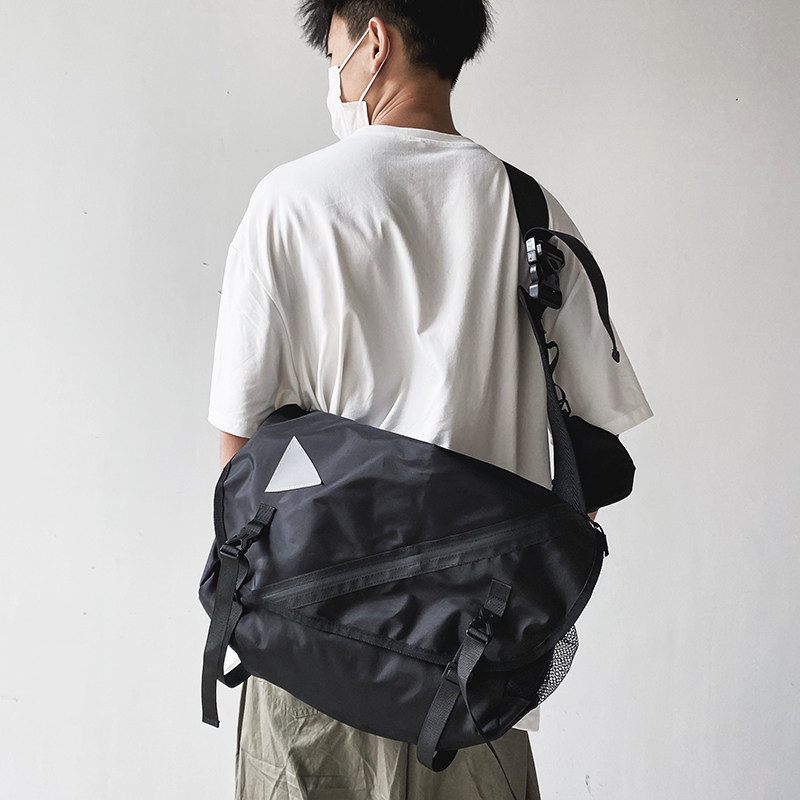 Tide Card Large Capacity Diagonal Satchel male and female street hip hop original Cebu Hip Hop single shoulder bag Overalls bag Bag Boys