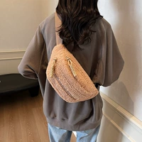 Версия бархатной буквы Khaki