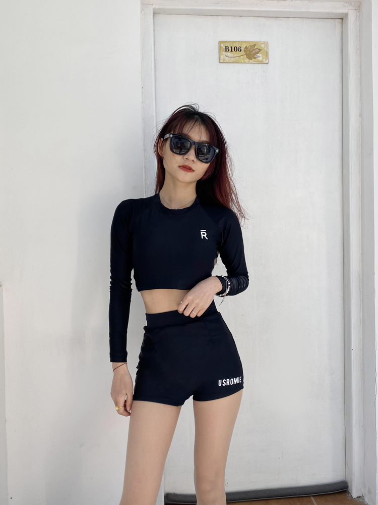 Swimsuit women's summer 2021 new sunscreen long-sleeved split slim flat angle conservative swimsuit fairy fan student