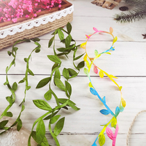 Manual DIY emulated leaves strip colored foliage children nursery school children doing handmade decorations weave handiwork