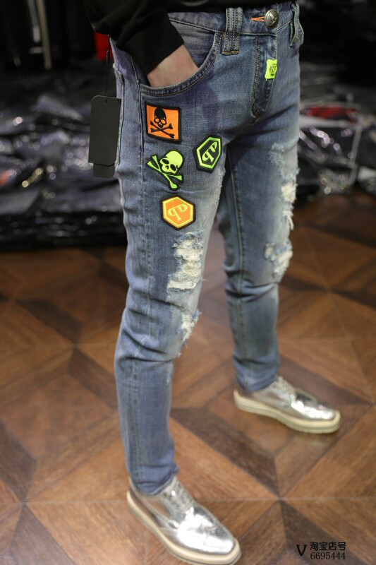 Milan Station Recommends Dark Gothic Style Candy-Colored Badge Embroidery Distressed Lining Washed Skinny Jeans for Men