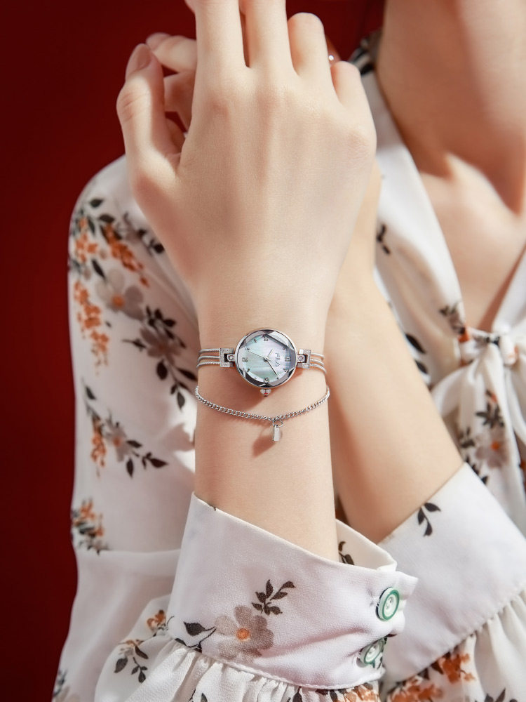 Fila Luxury Niche Bracelet Design Women's Watch Gift for Girlfriend Birthday Gift Best Friend Watch 6709