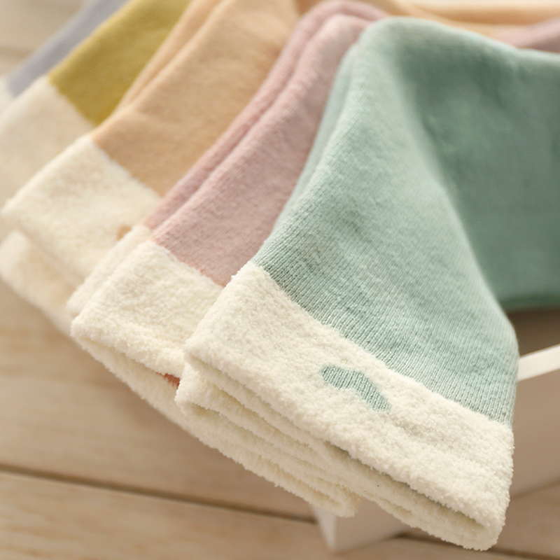 Fuduo autumn and winter moon socks Warm stretch maternity socks Indoor floor socks Sweat-absorbing and breathable do not strangle the foot moon supplies