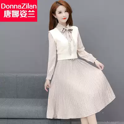 Polka dot chiffon dress female spring and autumn 2021 new temperament light cooked wind waist sweater vest two-piece skirt