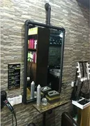 Ống sắt rèn retro công nghiệp gió tóc salon salon gương bàn trang điểm bàn gương trang điểm gương treo tường - Gương