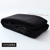 Черные 380 грамм, ступив на модель ноги