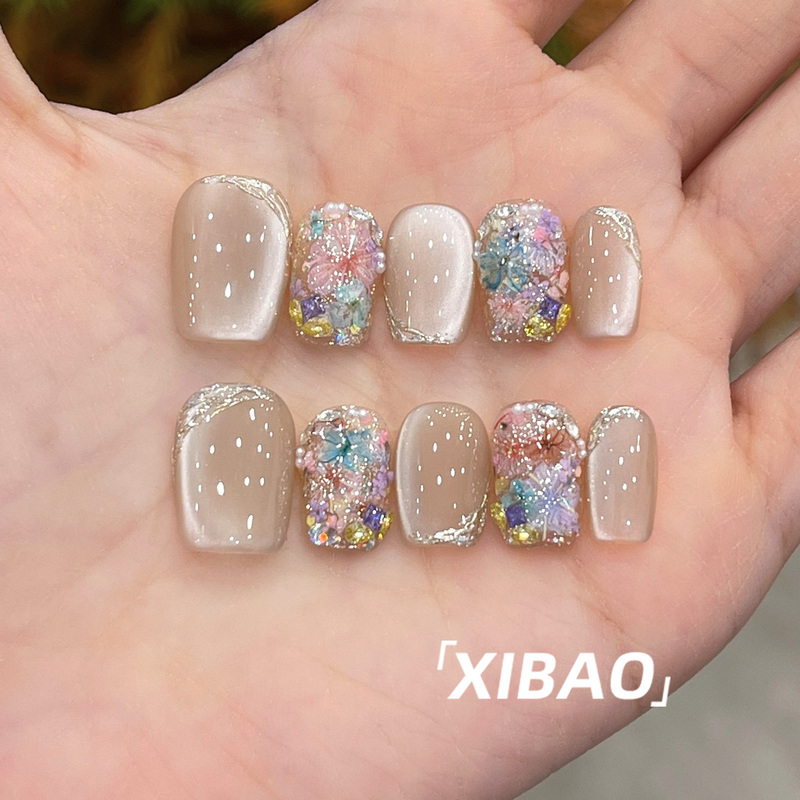 Cat's Eye Wearable Nails Spring Short Style Handmade Unique and Beautiful Wearable Nail Art 2026 New High-End Nail Stickers