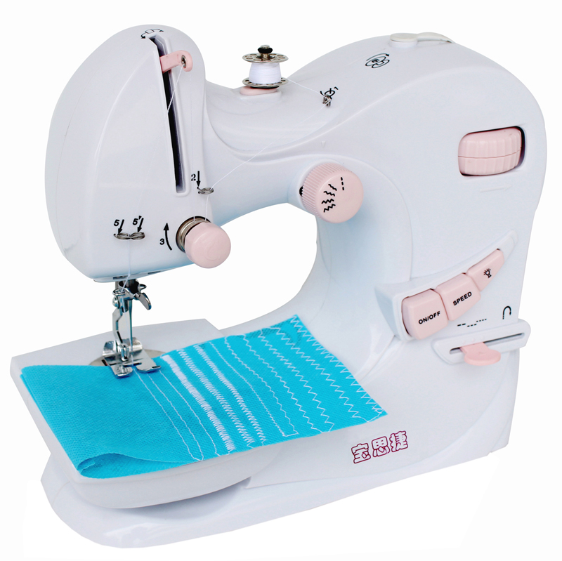 Маленькие швейные машинки. Швейная машина wellton wsw-104. Портативная мини швейная машинка mini sewing machine. Мини швейная машинка mini sewing machine. Мини швейная машинка профи.