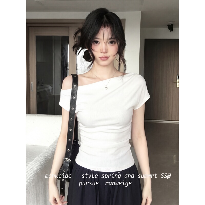 White Off-Shoulder Short-Sleeve T-Shirt for Women, Summer 2026 New Style, Waist-Cinching, Loose Fit, Slimming, Stunning Hot Girl Top