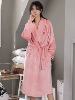 Розовая тонкая одежда