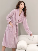 Светло -фиолетовый R вышитый