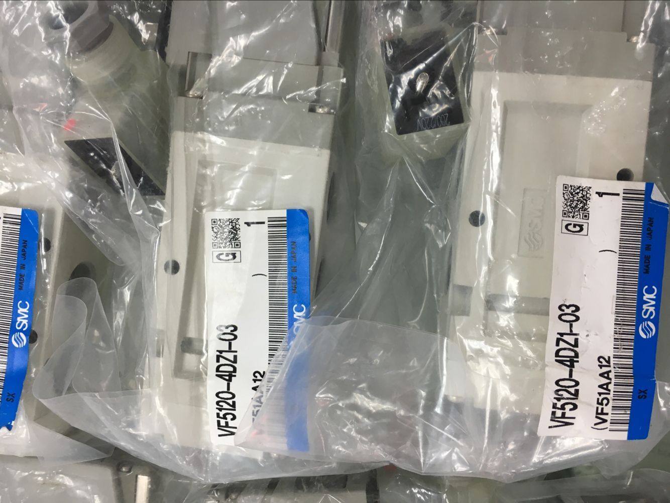 Japan's new original SMC gas solenoid valve VF5120-4DZ1-03 5DZD1 VF5120K spot
