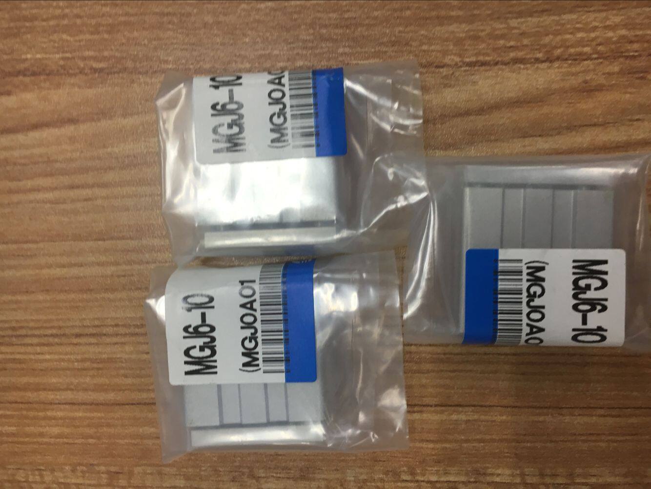 Japan brand new original SMC cylinder MGJ6-10 5 6 15 spot