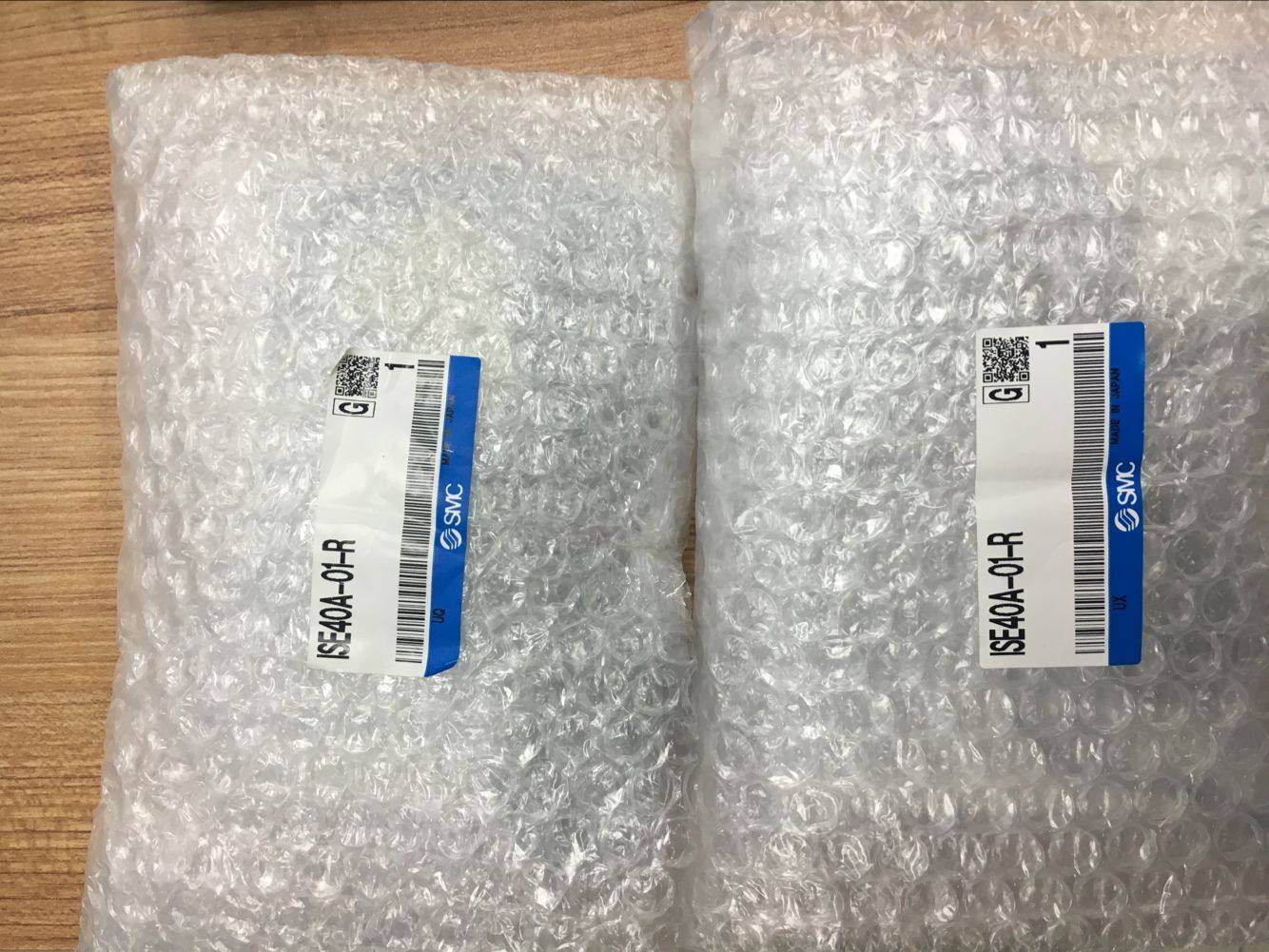 SMC new ISE40A-01-R M X501 W1 T B ZSE40A F C6 ISE40AF spot