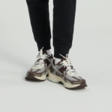 Новая женщина Nike Nike Zoom Vomero 5 Низкие ретро повседневные туфли ретро-обувь Re-гравированная обувь FD9920-022