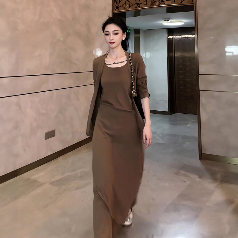 Unique and Stunning Three-Piece Set for Slightly Plump Figures, 2026 Autumn New Style, Lazy Style Long-Sleeve Cardigan, Camisole, and Skirt for Women