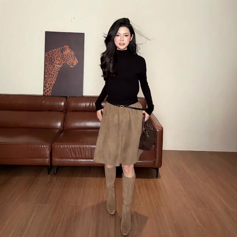 Unique and Beautiful Small Outfit Set, New Early Autumn Style, Black Half-High Collar Knit Sweater + Floral A-Line Midi Skirt for Women Unique and Beautiful Small Outfit Set, New Early Autumn Style, Black Half-High Collar Knit Sweater + Floral A-Line Midi Skirt for Women