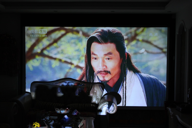 Tự động tám thế hệ gam màu câm cao độ phân giải thật 1920 × 1080P Máy chiếu LED gia đình HD ngoài trục - Máy chiếu