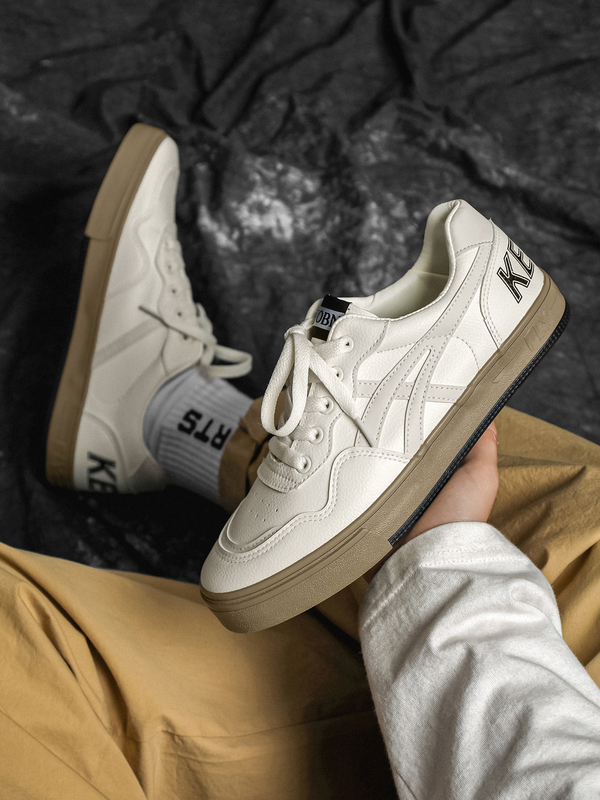Niche Design Retro White Sneakers for Men, Versatile Couple's Canvas Shoes, Low-Top Casual German Training Shoes for Men and Women Niche Design Retro White Sneakers for Men, Versatile Couple's Canvas Shoes, Low-Top Casual German Training Shoes for Men and Women
